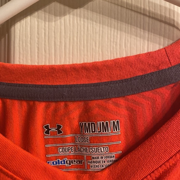 Long sleeve under armor kids shirt/ size Youth M/ Color: Orange and Grey - Picture 4 of 4